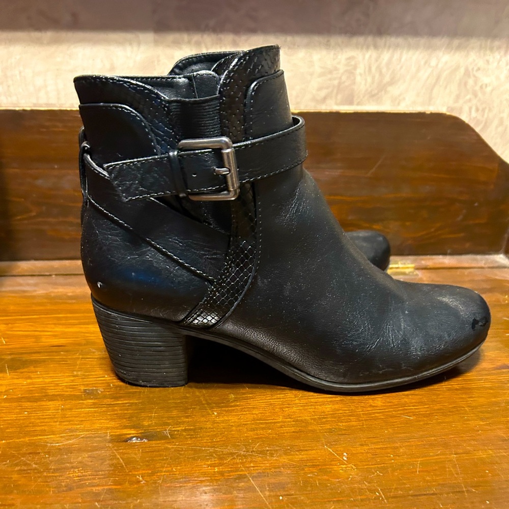 GUC black ankle booties, Sz 10